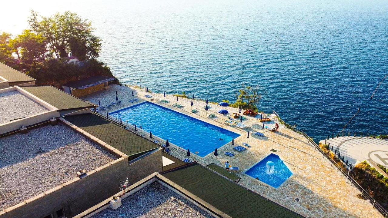 Villa Amos At Aquamarine Residence Влёра Экстерьер фото