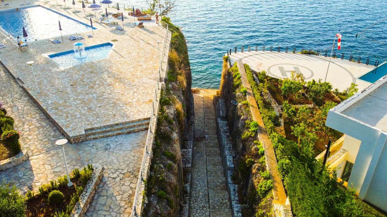Villa Amos At Aquamarine Residence Влёра Экстерьер фото