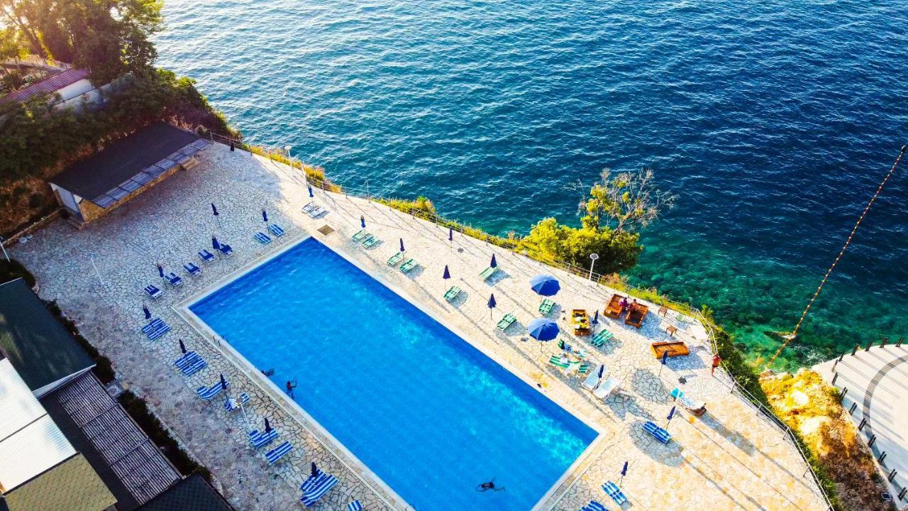 Villa Amos At Aquamarine Residence Влёра Экстерьер фото