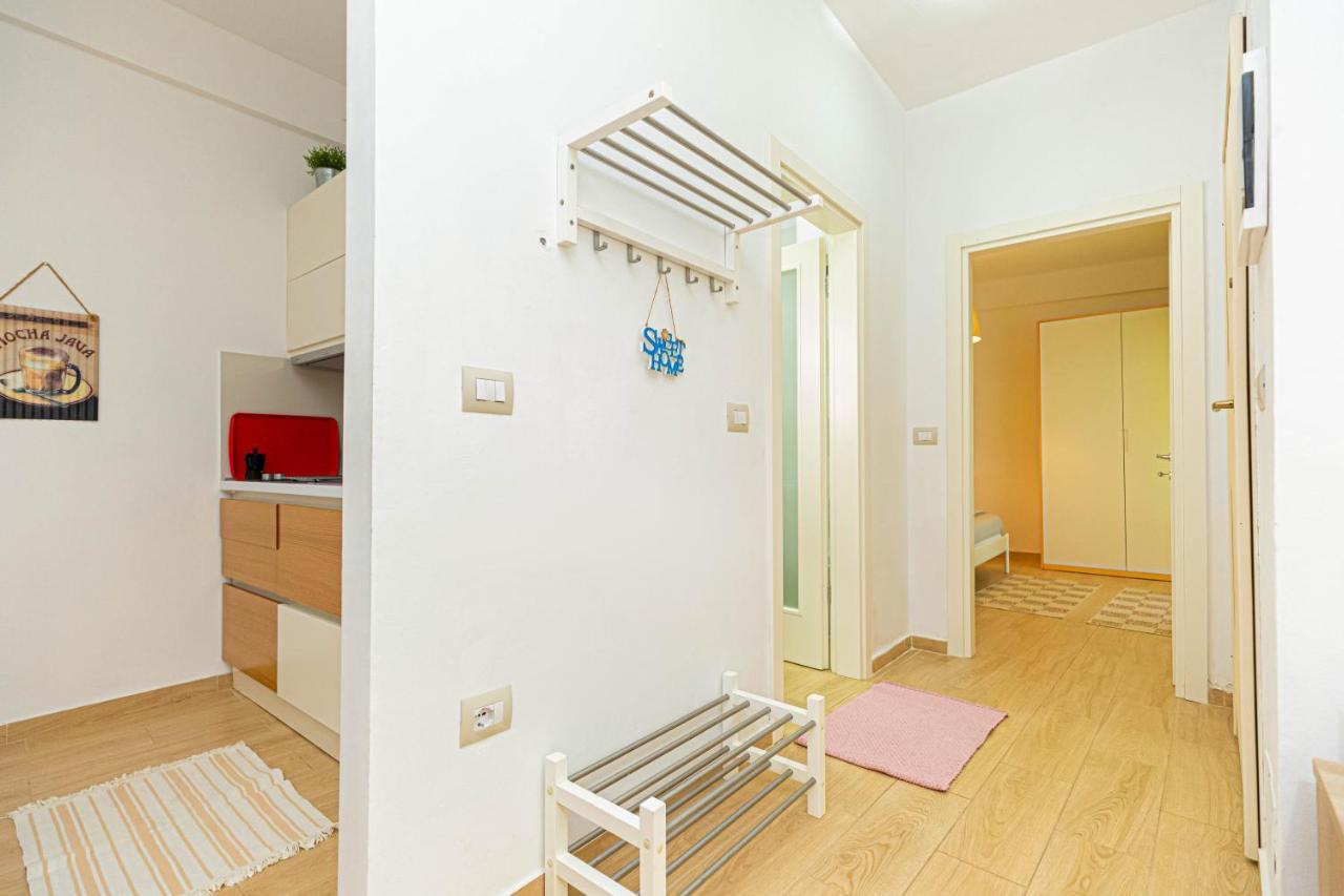 Villa Amos At Aquamarine Residence Влёра Экстерьер фото